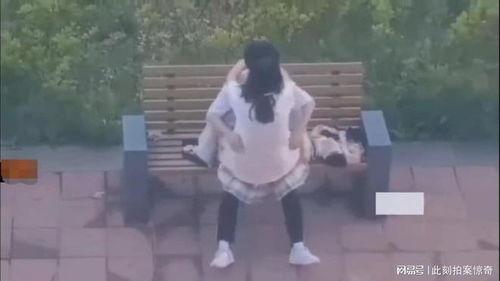 大学情侣吃瓜视频,揭秘大学恋爱日常