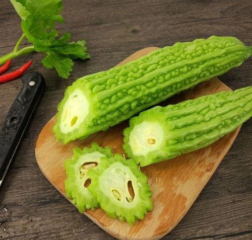 小洁吃瓜